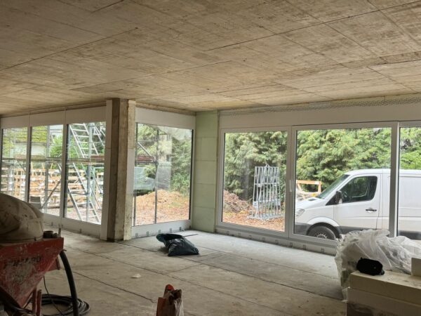 FensterAdler Neubau-Referenz: großflächige Verglasung mit Schiebetür